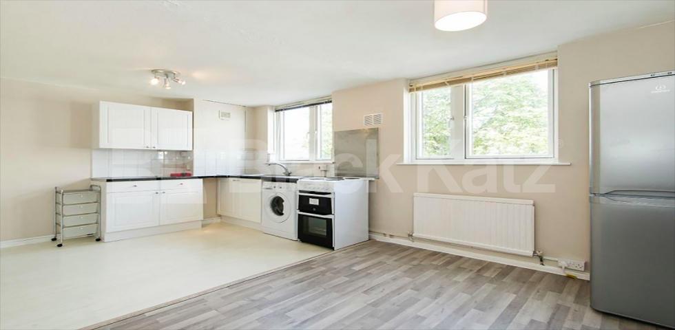 			LET , 4 Bedroom, 1 bath, 1 reception Apartment			 Amina Way, London Bridge/Bermondsey Borders